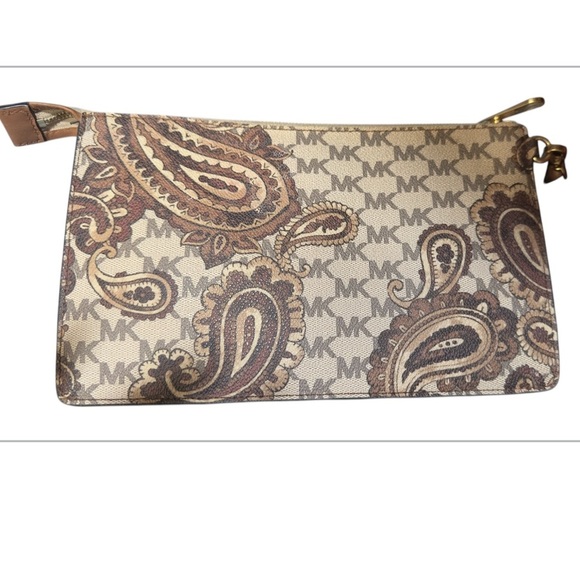 Michael Kors Daniela Large Paisley Wristlet - Picture 2 of 8